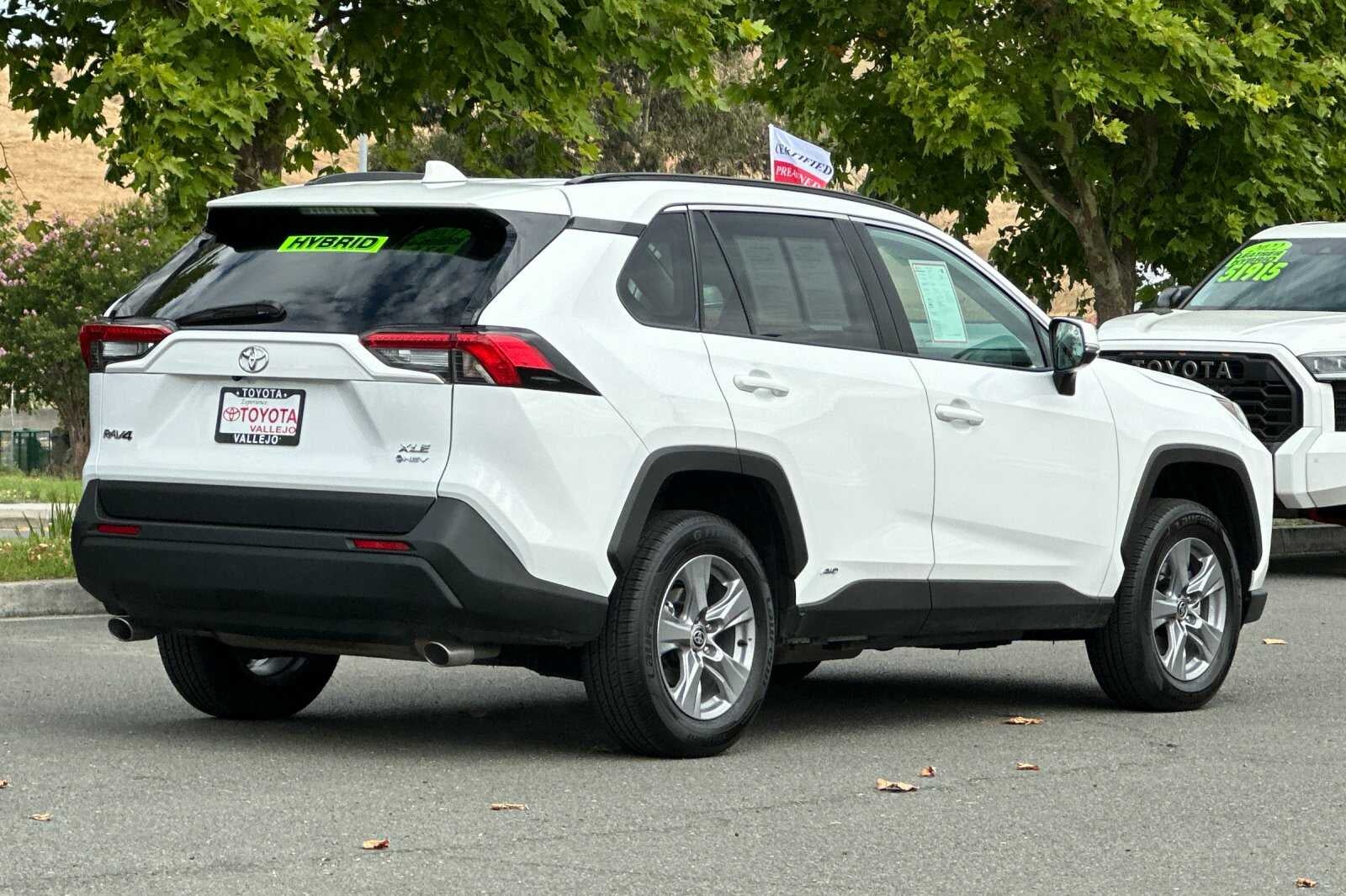 2025 Toyota RAV4 Hybrid XLE