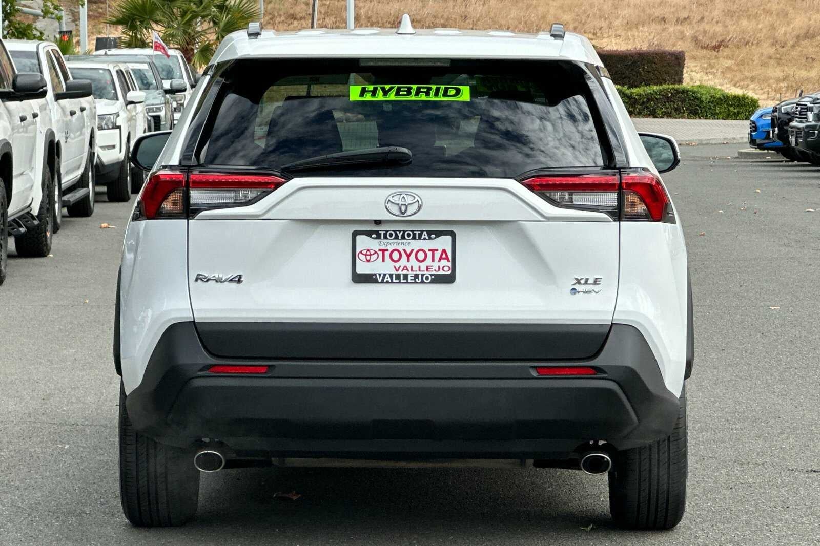 2025 Toyota RAV4 Hybrid XLE