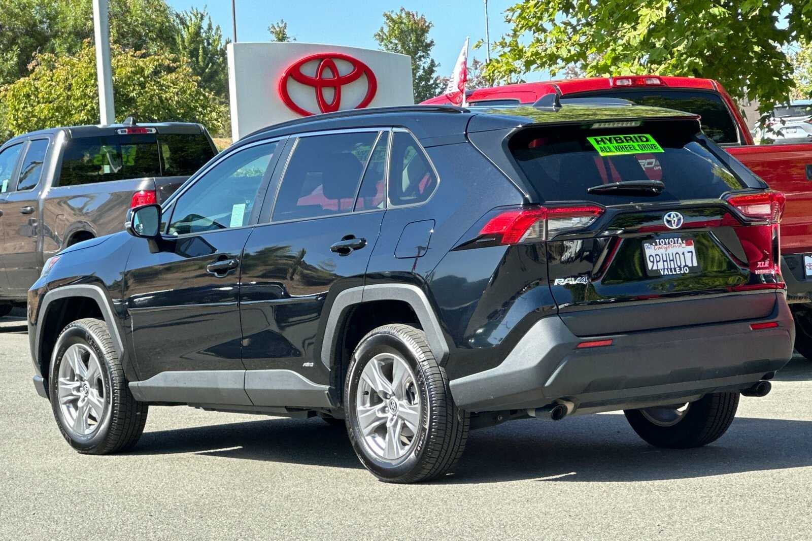 2024 Toyota RAV4 Hybrid XLE