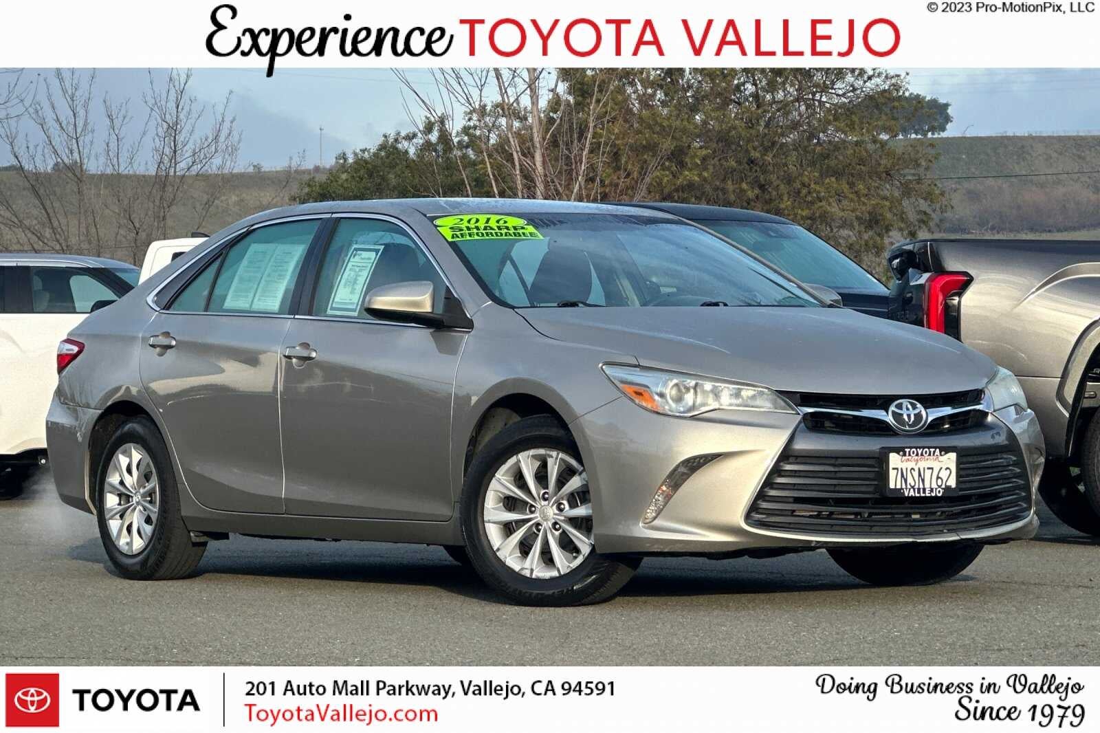 2016 Toyota Camry LE 4D Sedan