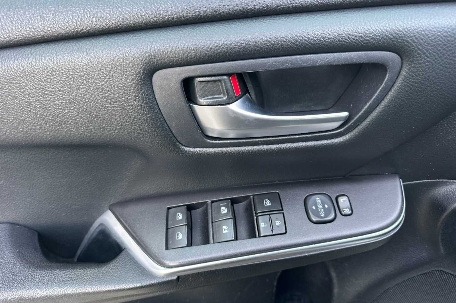 2016 Toyota Camry LE 4D Sedan