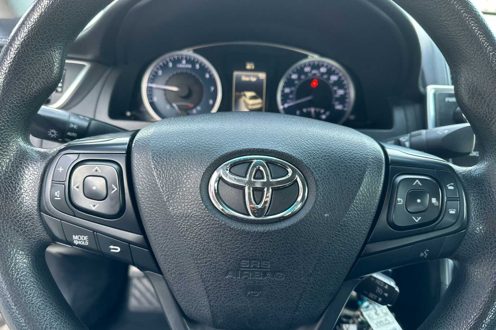 2016 Toyota Camry LE 4D Sedan