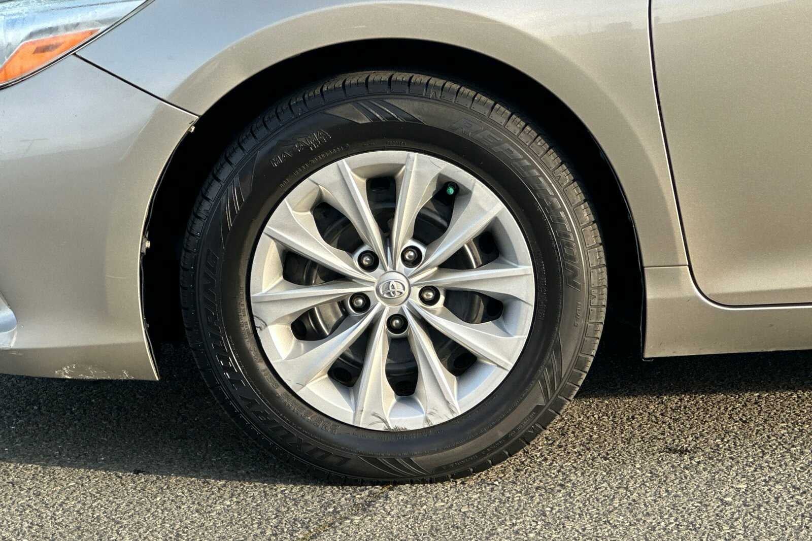 2016 Toyota Camry LE 4D Sedan