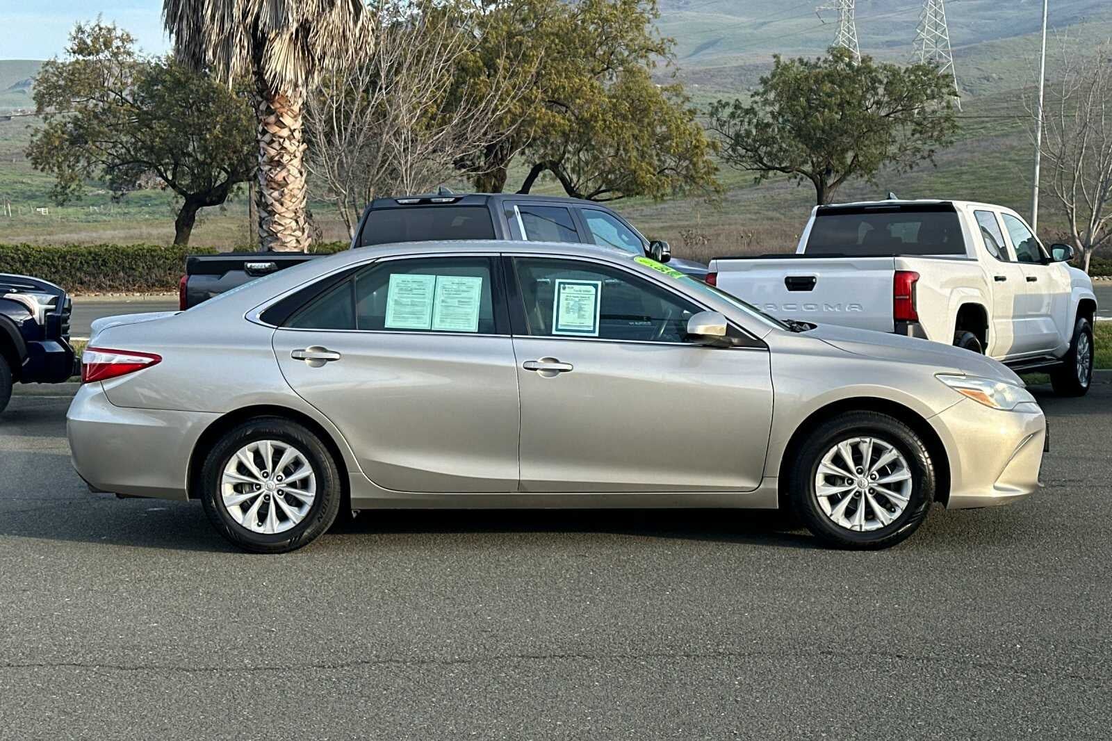 2016 Toyota Camry LE 4D Sedan