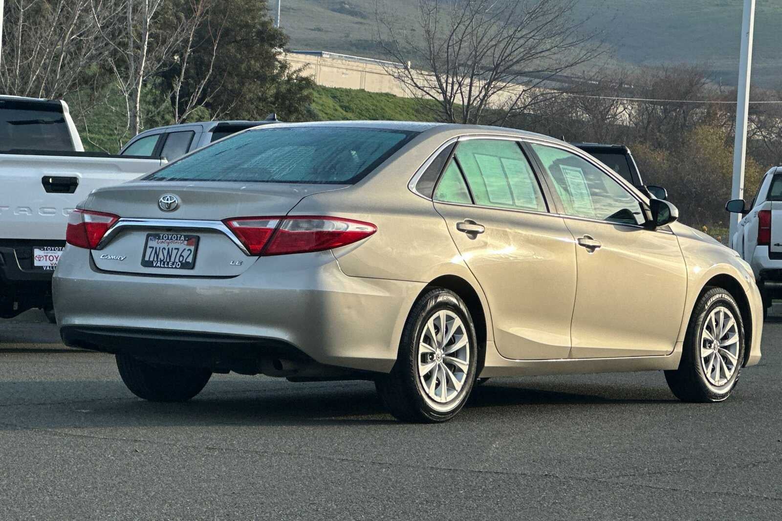 2016 Toyota Camry LE 4D Sedan
