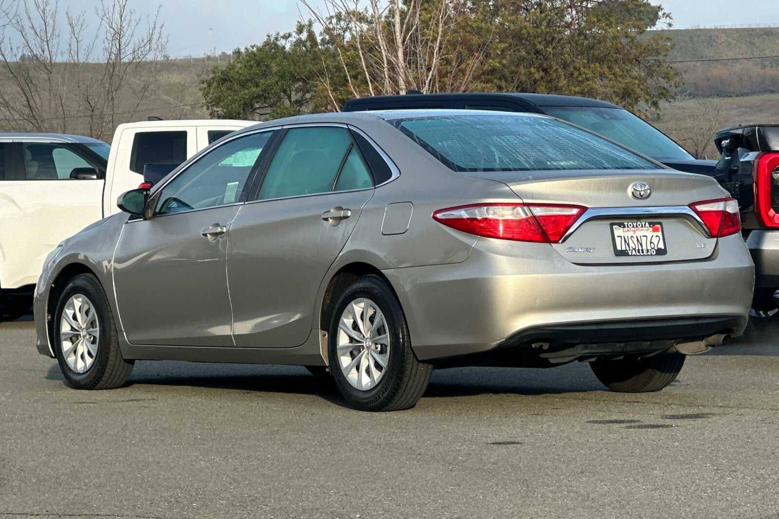 2016 Toyota Camry LE 4D Sedan
