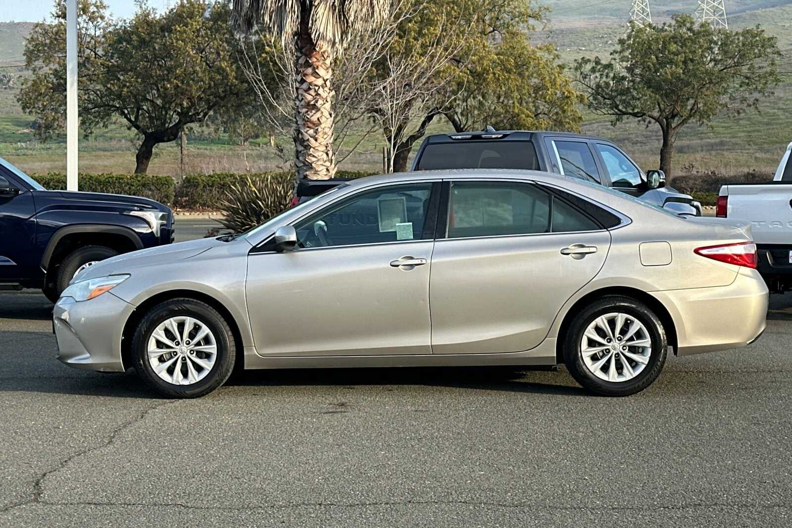 2016 Toyota Camry LE 4D Sedan
