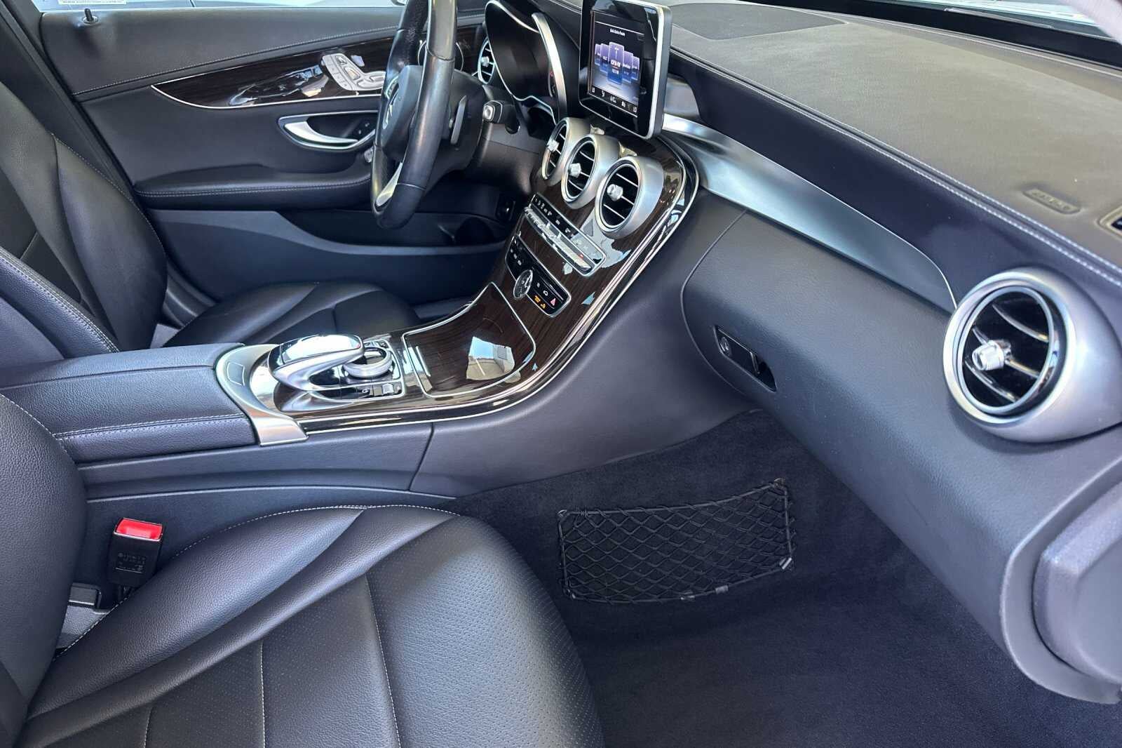2016 Mercedes-Benz C-Class C 300 4D Sedan