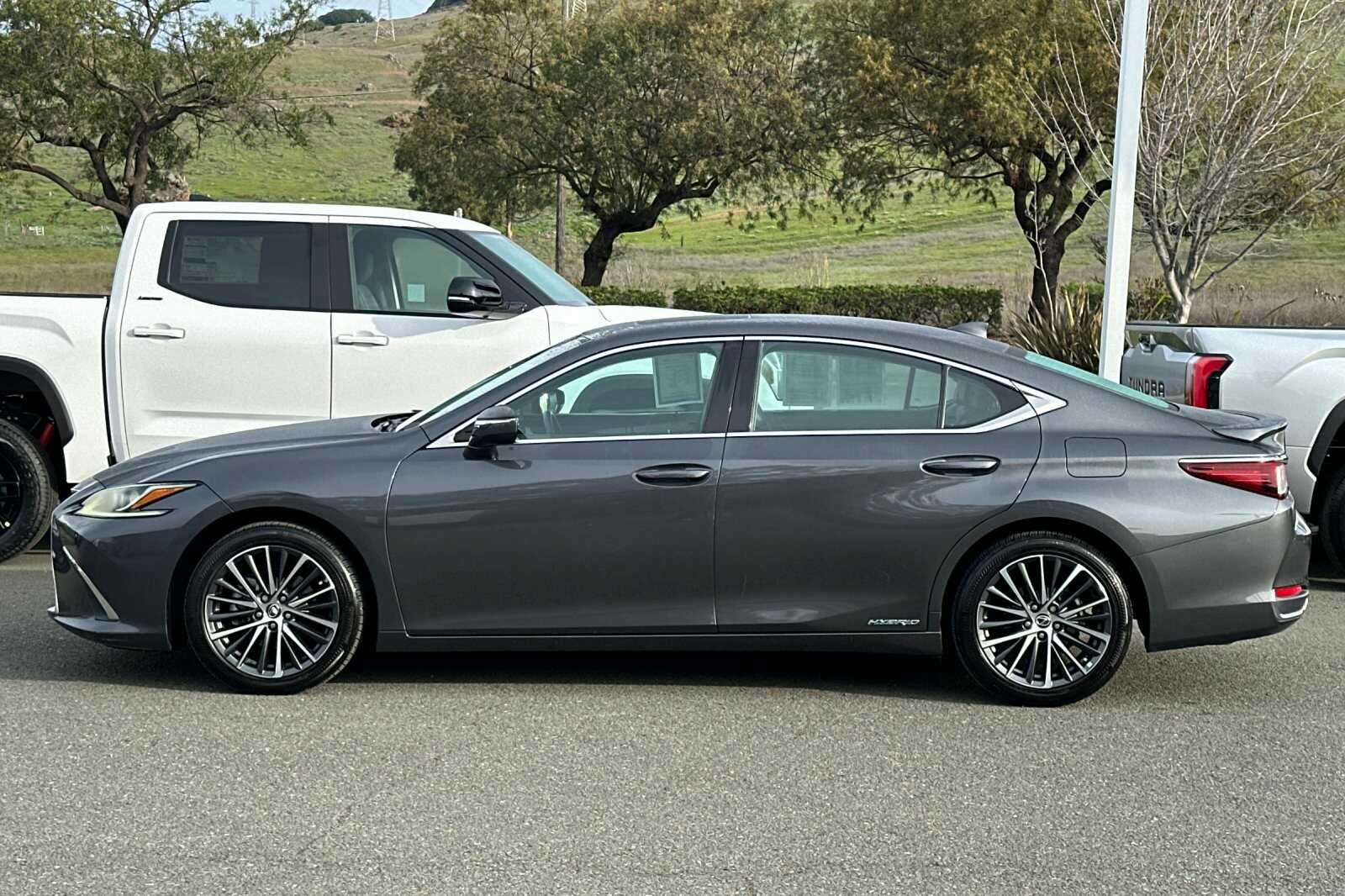 2022 Lexus ES ES 300h