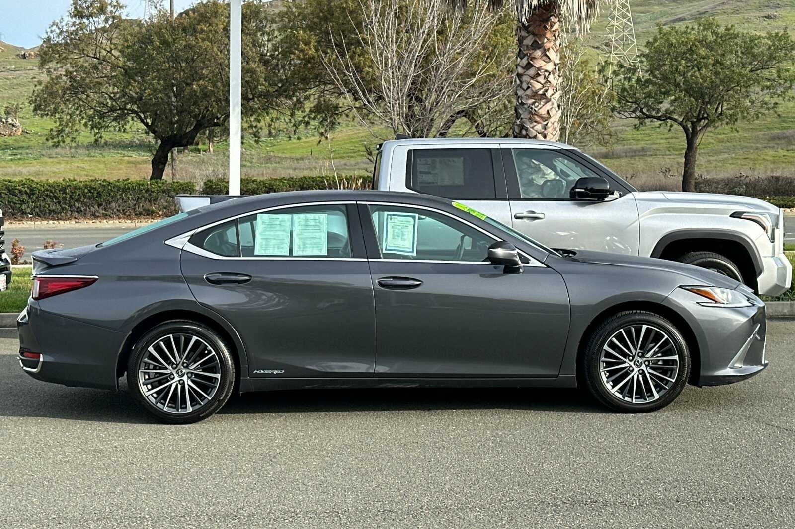 2022 Lexus ES ES 300h