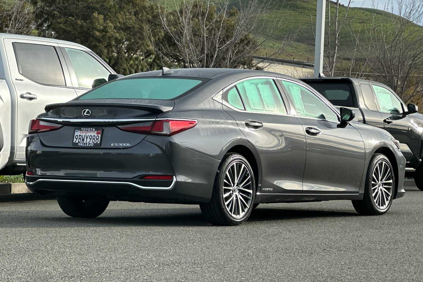 2022 Lexus ES ES 300h
