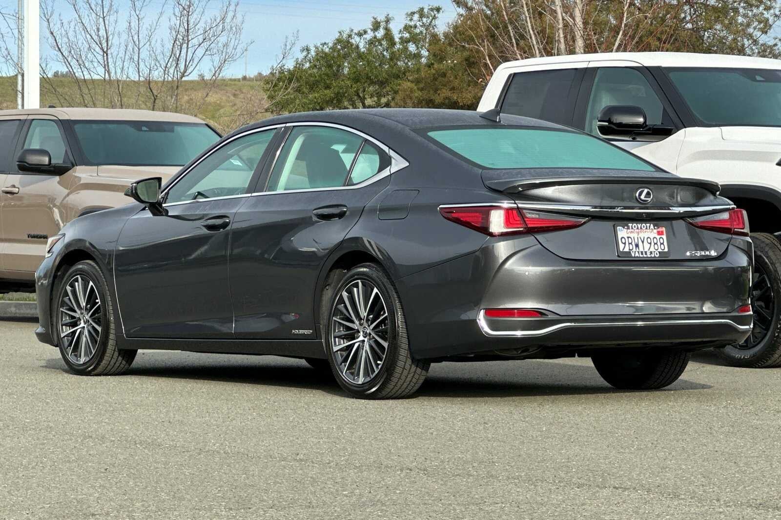 2022 Lexus ES ES 300h