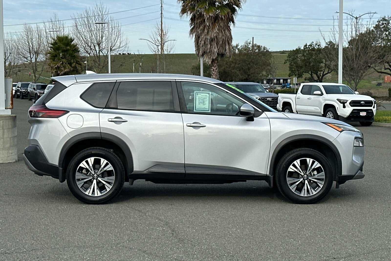2022 Nissan Rogue SV