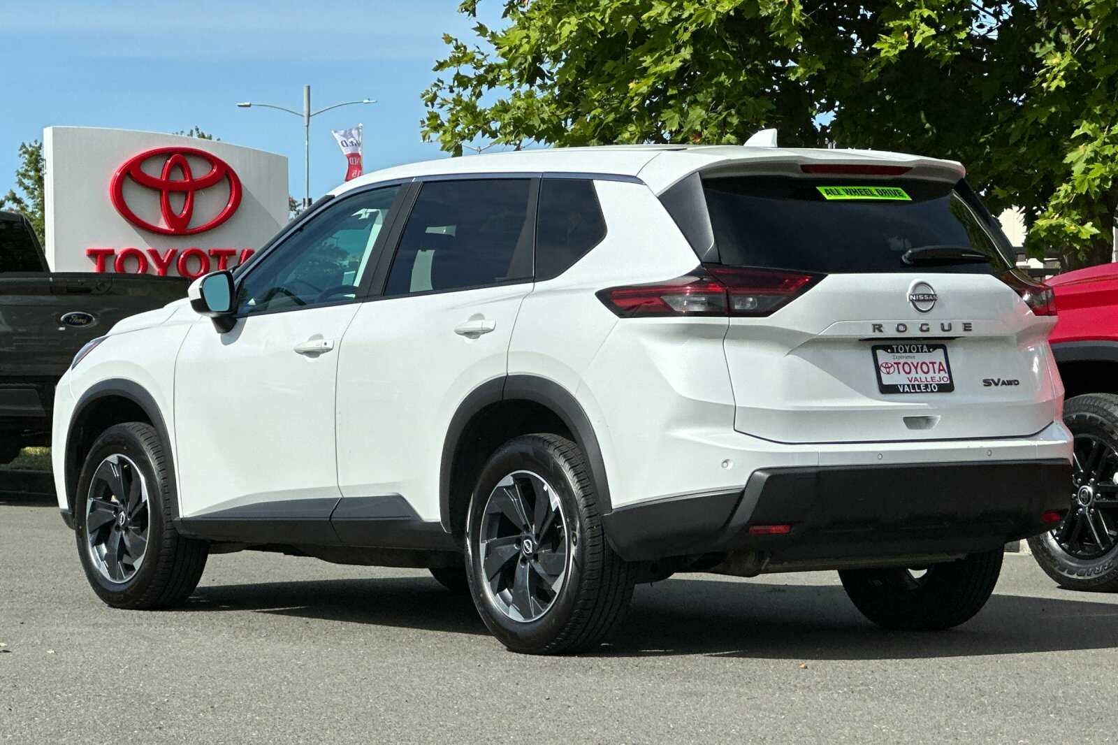 2024 Nissan Rogue SV