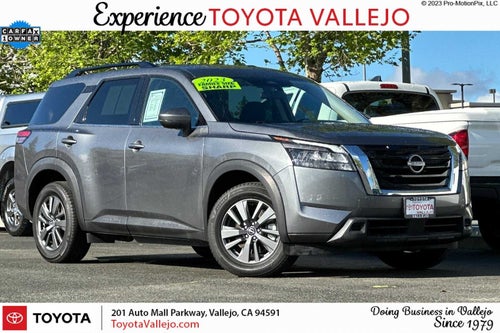 2023 Nissan Pathfinder SV