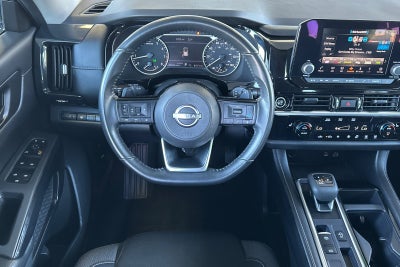 2023 Nissan Pathfinder SV