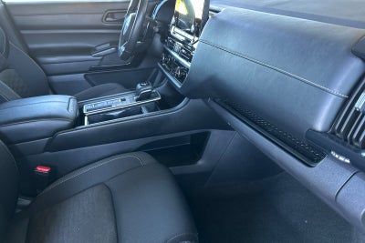 2023 Nissan Pathfinder SV