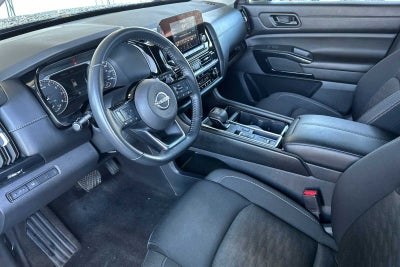 2023 Nissan Pathfinder SV