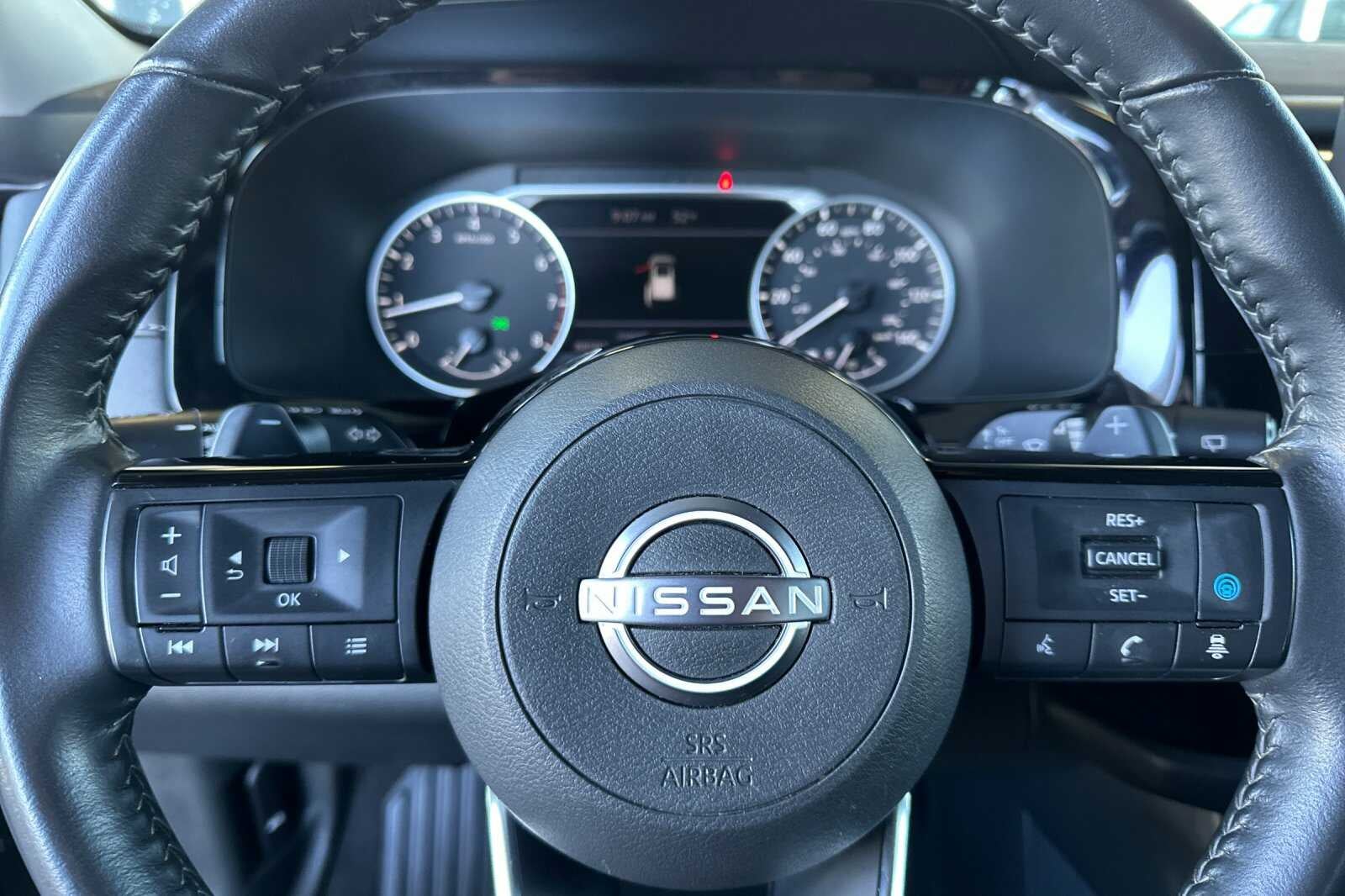 2023 Nissan Pathfinder SV