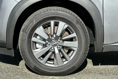 2023 Nissan Pathfinder SV