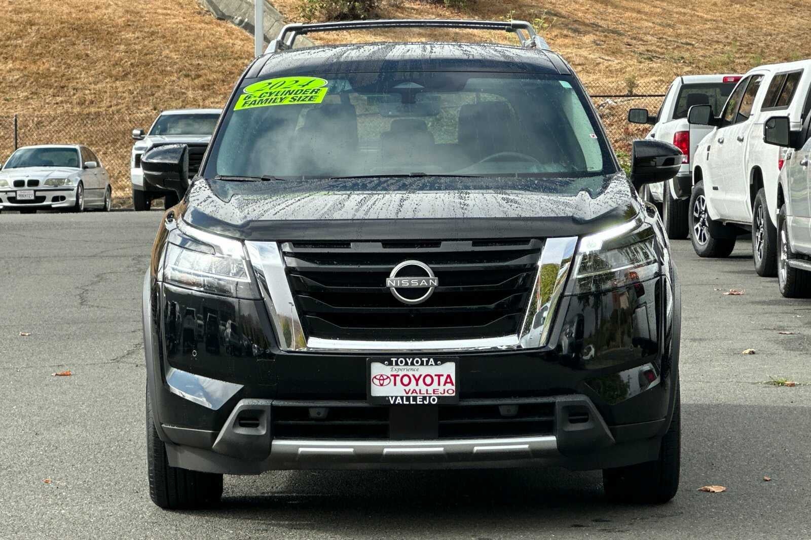 2024 Nissan Pathfinder SL