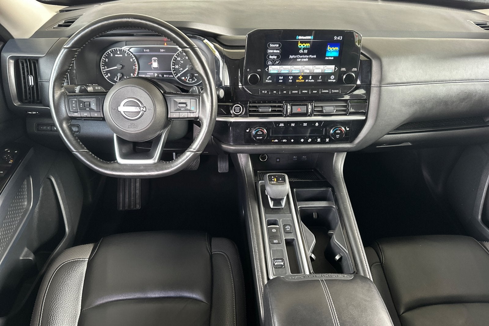 2024 Nissan Pathfinder SL