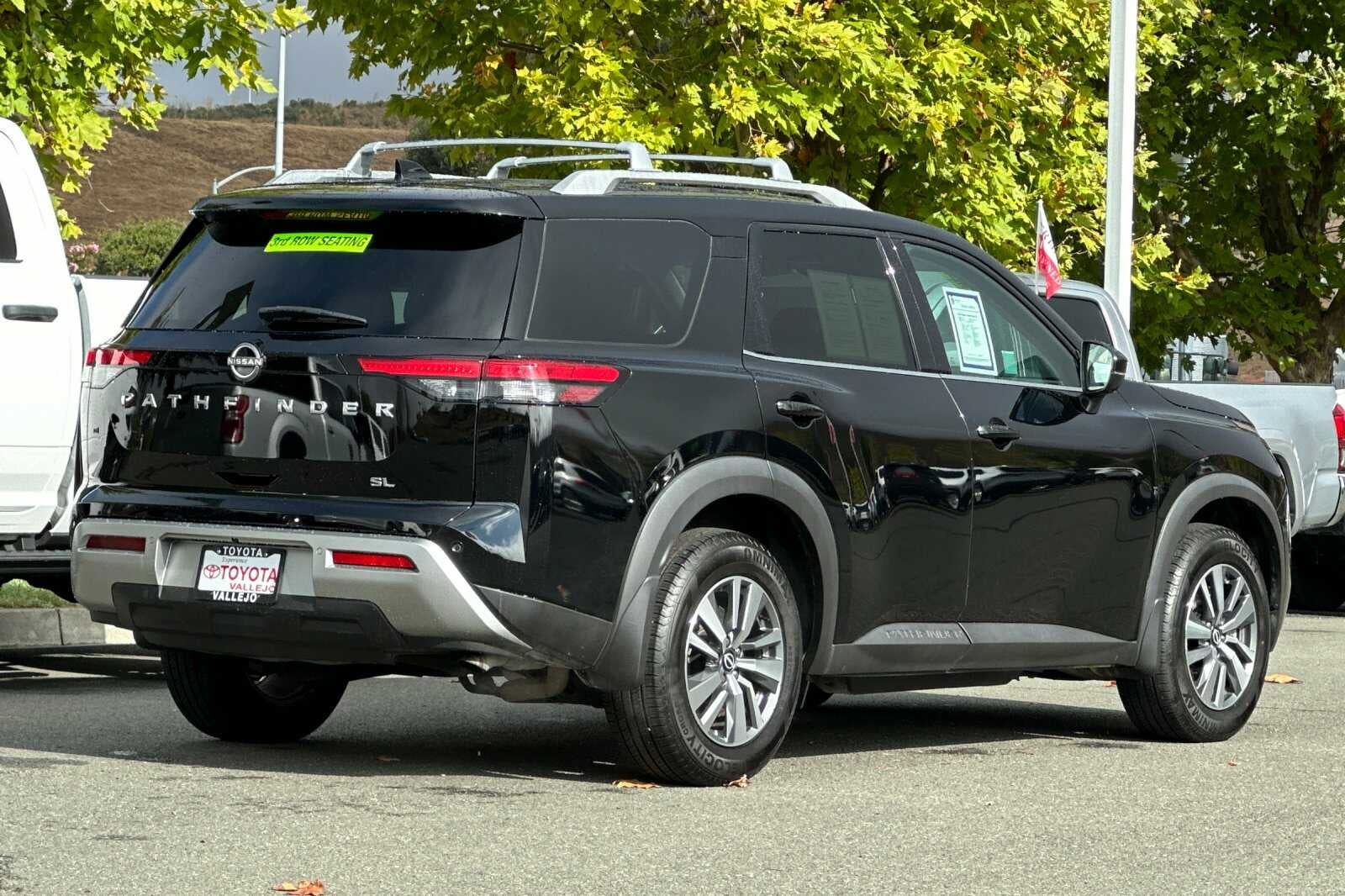 2024 Nissan Pathfinder SL