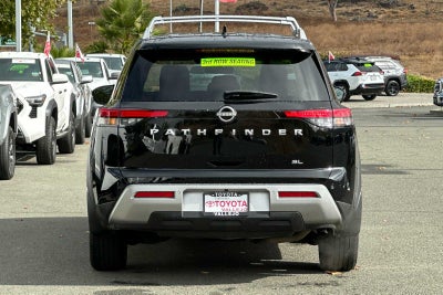 2024 Nissan Pathfinder SL