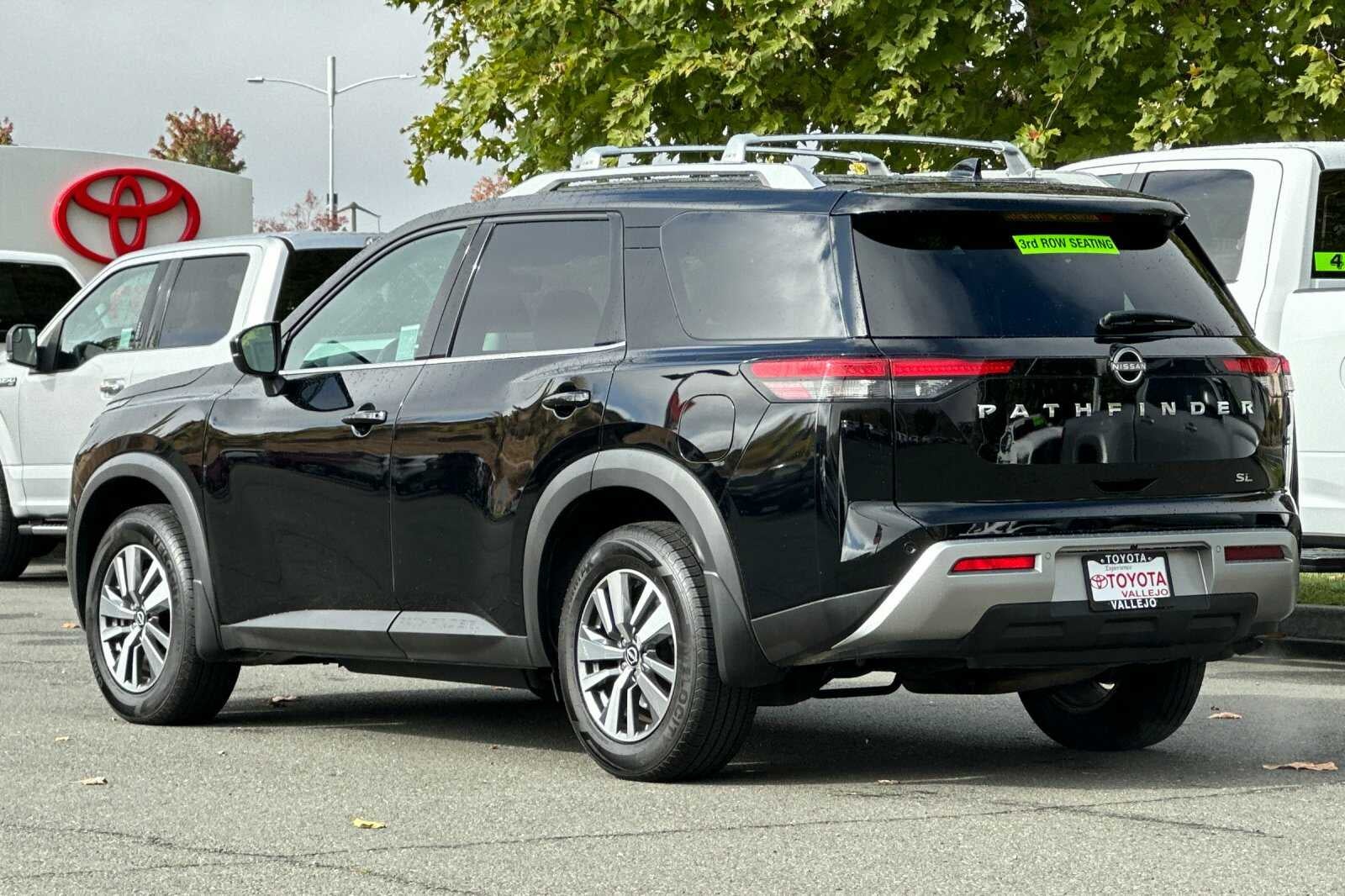 2024 Nissan Pathfinder SL