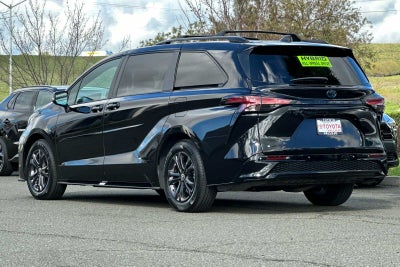 2025 Toyota Sienna XSE 4D Passenger Van