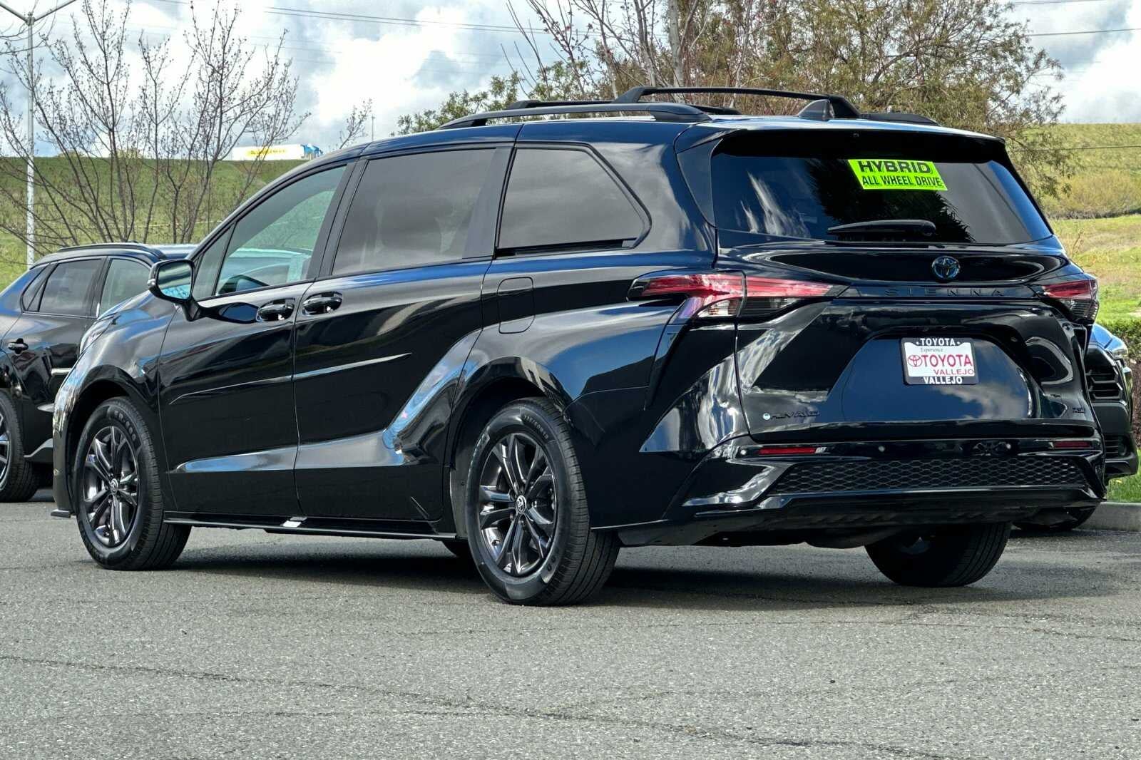2025 Toyota Sienna XSE 4D Passenger Van