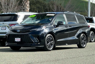 2025 Toyota Sienna XSE 4D Passenger Van