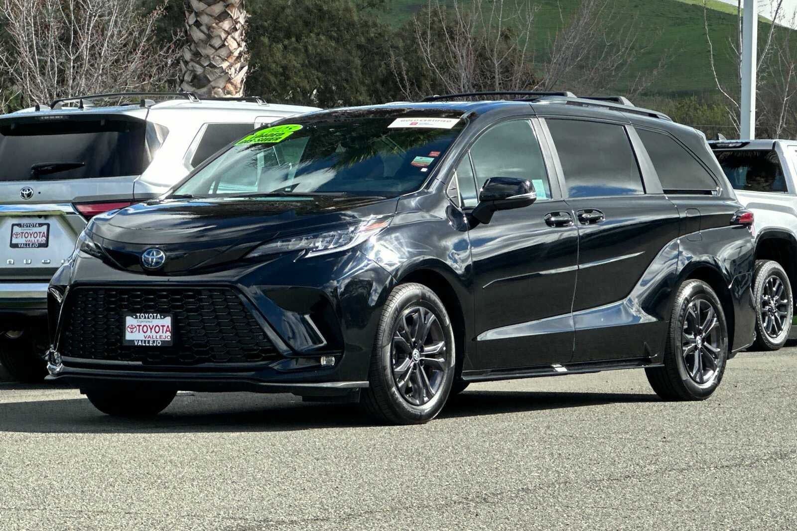 2025 Toyota Sienna XSE 4D Passenger Van