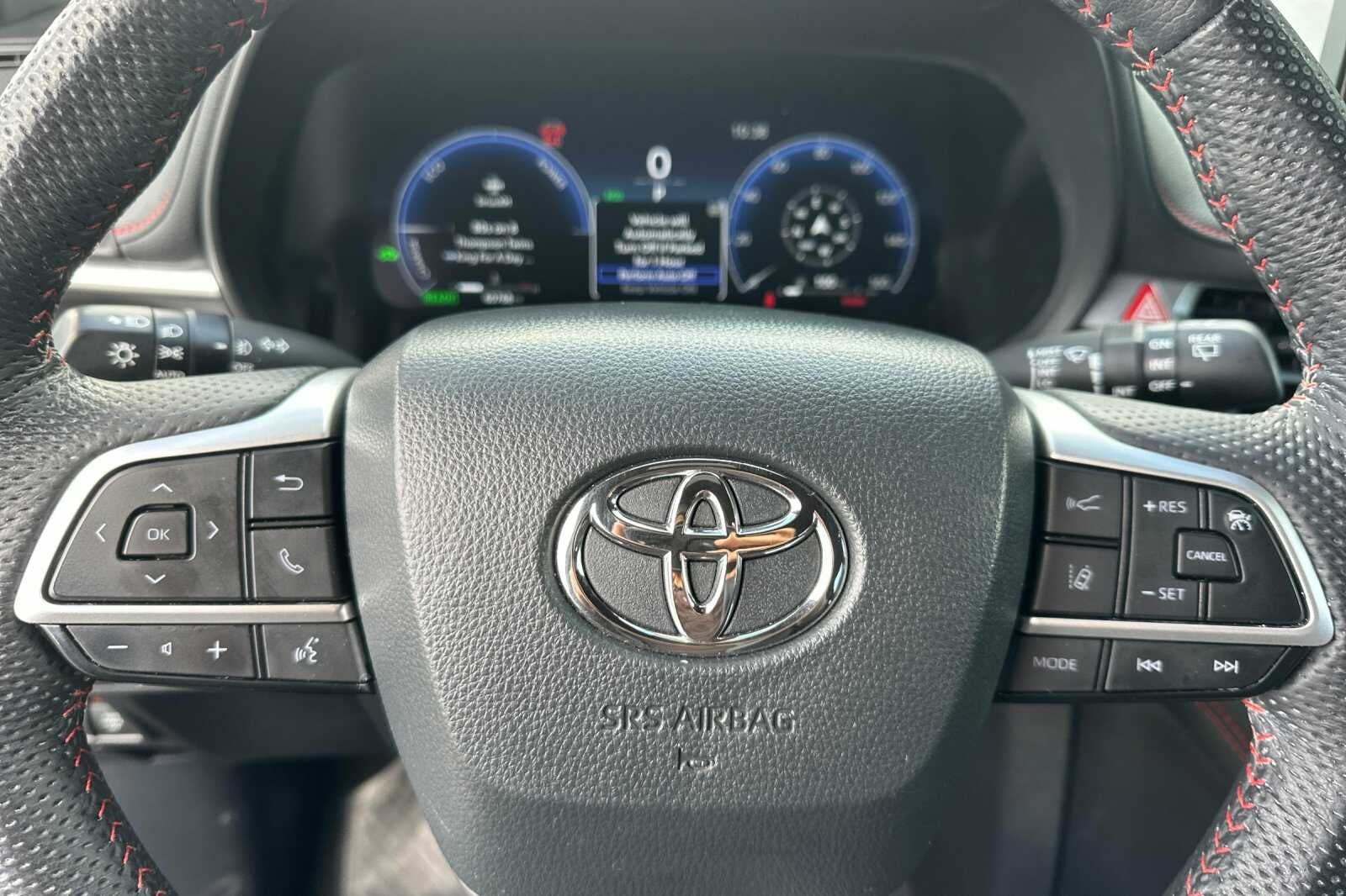 2025 Toyota Sienna XSE 4D Passenger Van