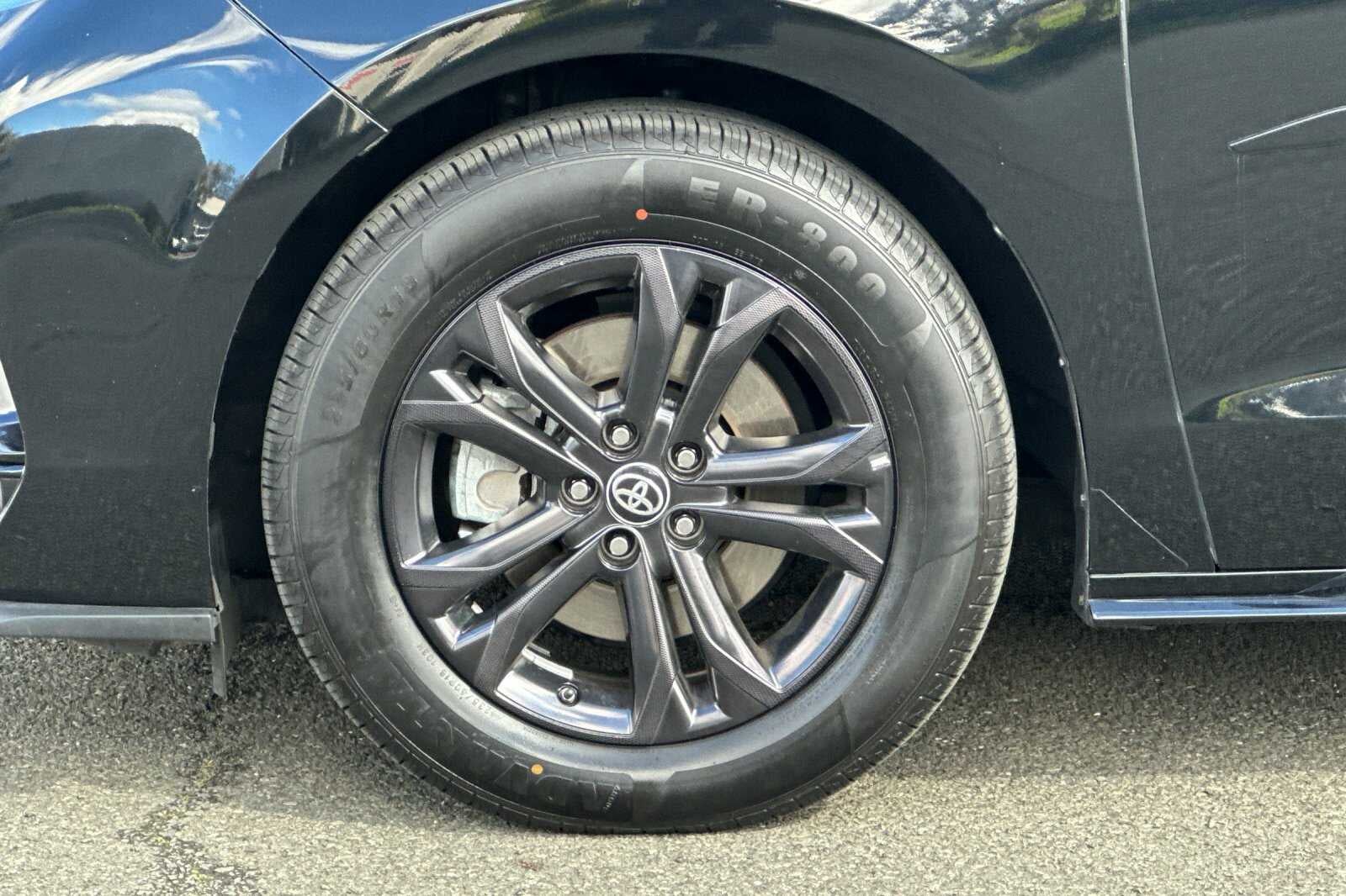 2025 Toyota Sienna XSE 4D Passenger Van