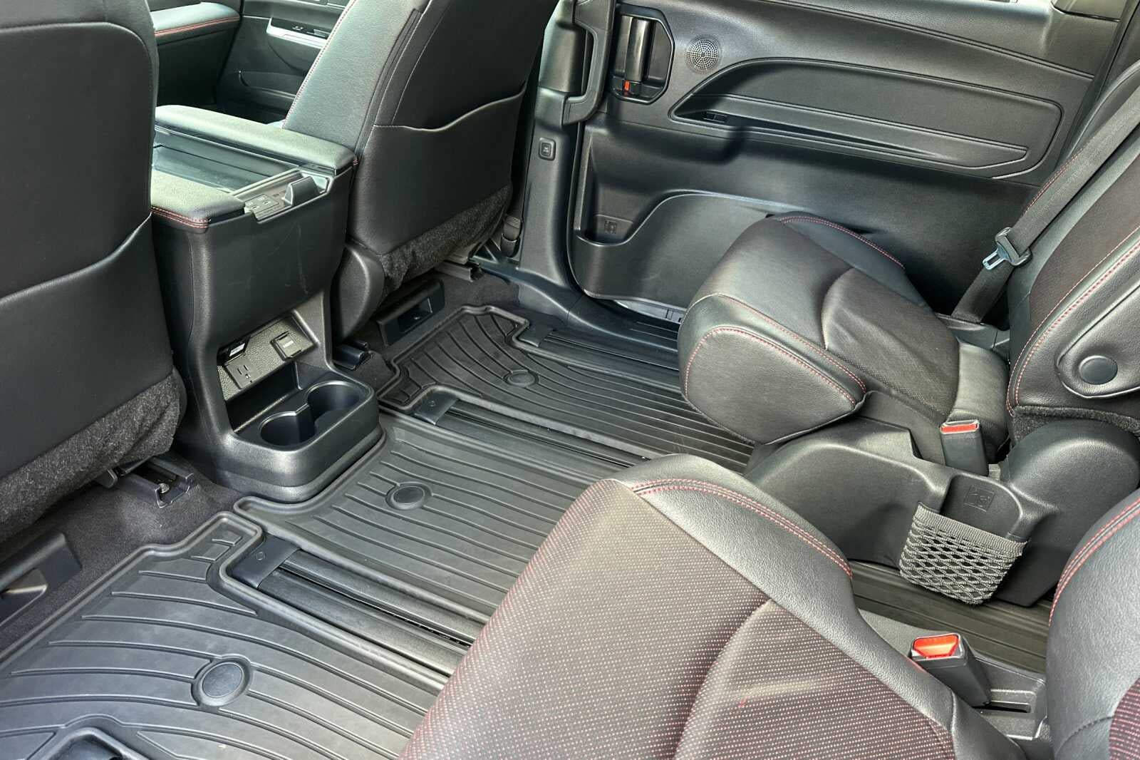 2025 Toyota Sienna XSE 4D Passenger Van