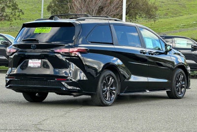 2025 Toyota Sienna XSE 4D Passenger Van