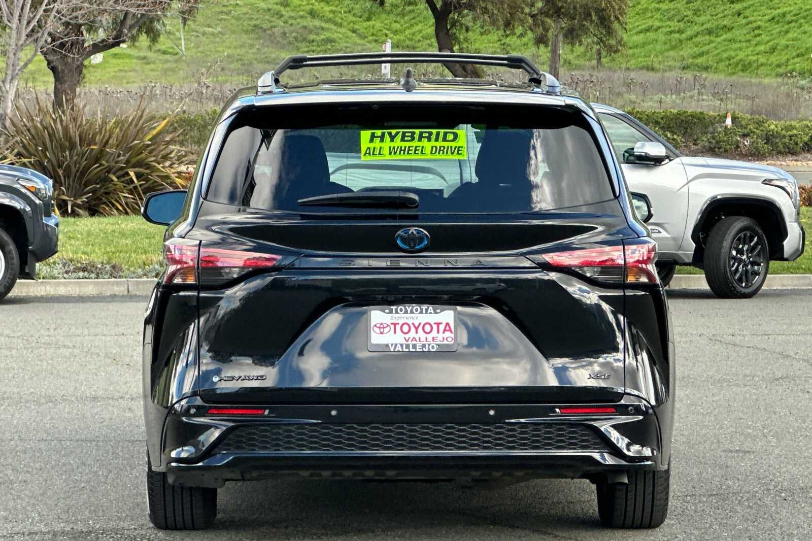 2025 Toyota Sienna XSE 4D Passenger Van