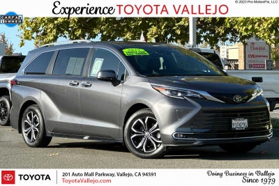 2025 Toyota Sienna Platinum