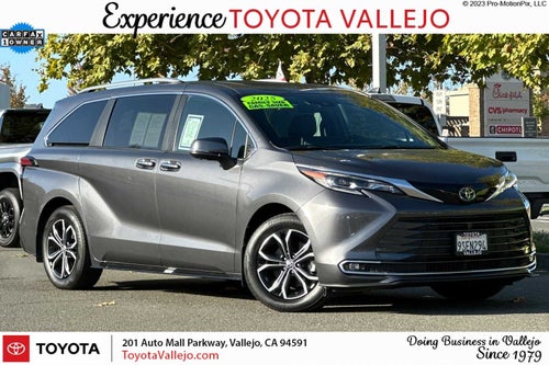 2025 Toyota Sienna Platinum