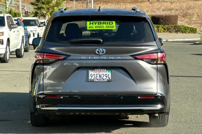 2025 Toyota Sienna Platinum