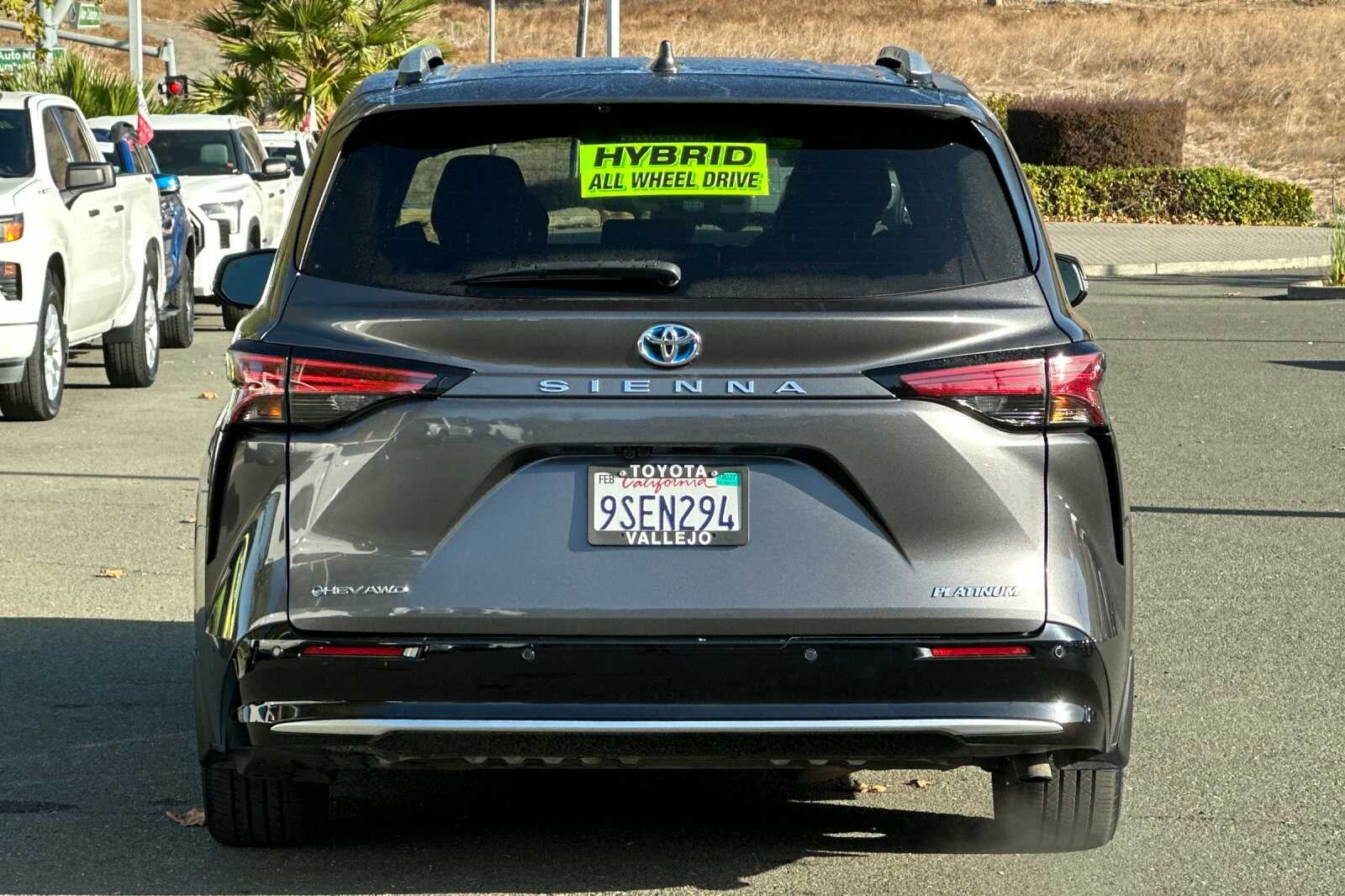 2025 Toyota Sienna Platinum