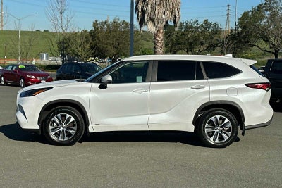 2023 Toyota Highlander Hybrid XLE 4D Sport Utility