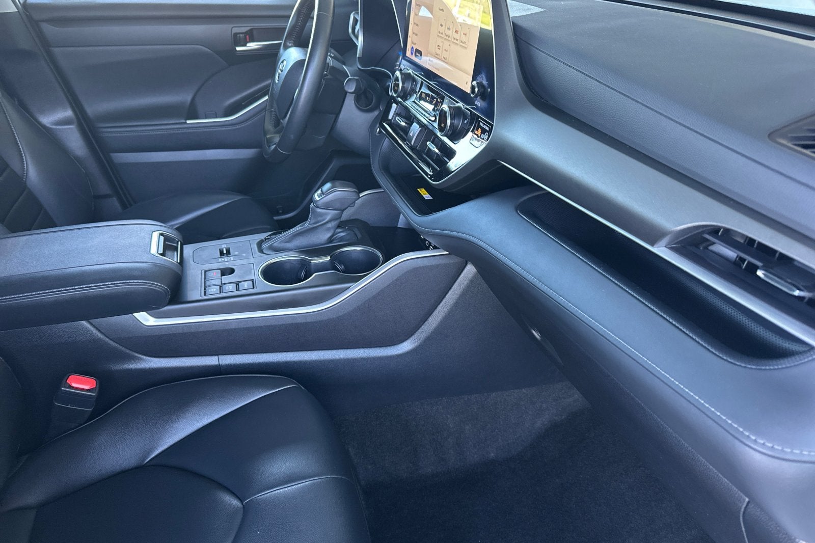 2023 Toyota Highlander Hybrid XLE 4D Sport Utility