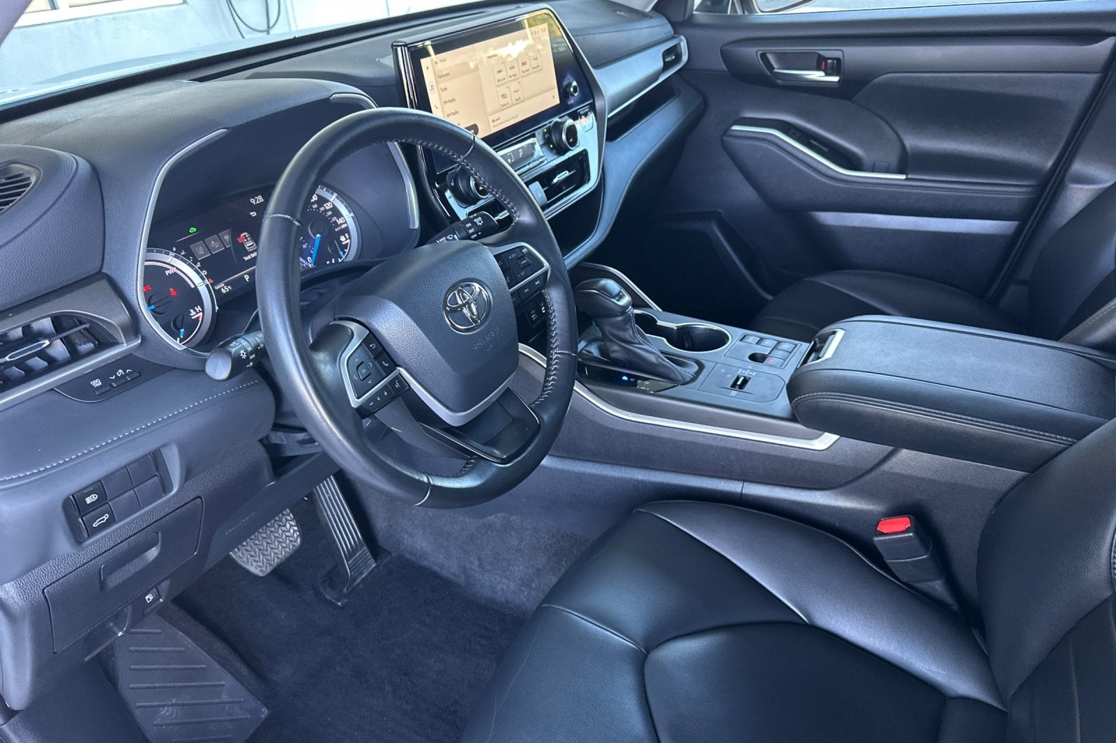 2023 Toyota Highlander Hybrid XLE 4D Sport Utility