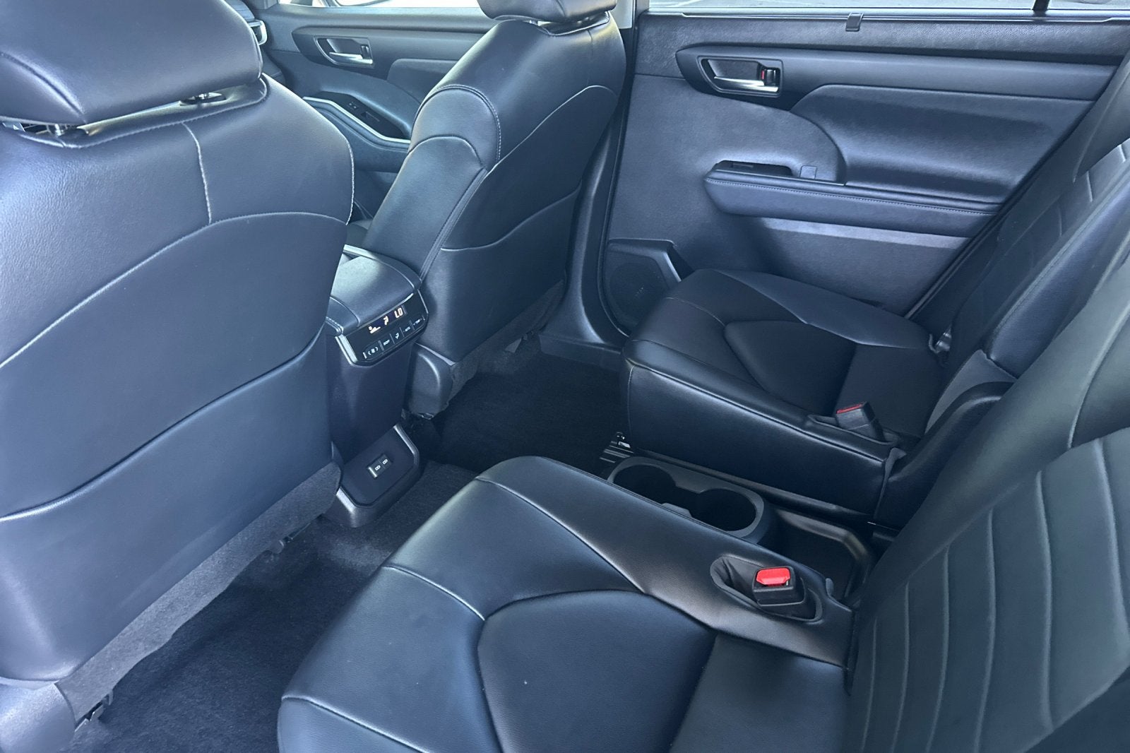 2023 Toyota Highlander Hybrid XLE 4D Sport Utility