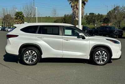 2023 Toyota Highlander Hybrid XLE 4D Sport Utility