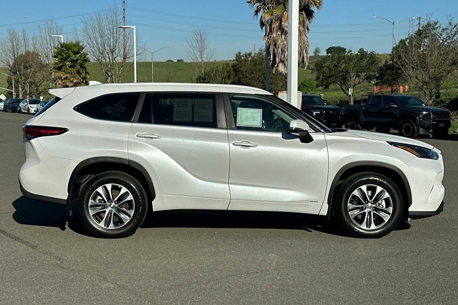 2023 Toyota Highlander Hybrid XLE 4D Sport Utility