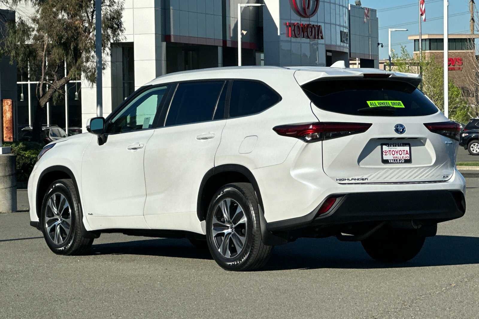 2023 Toyota Highlander Hybrid XLE 4D Sport Utility