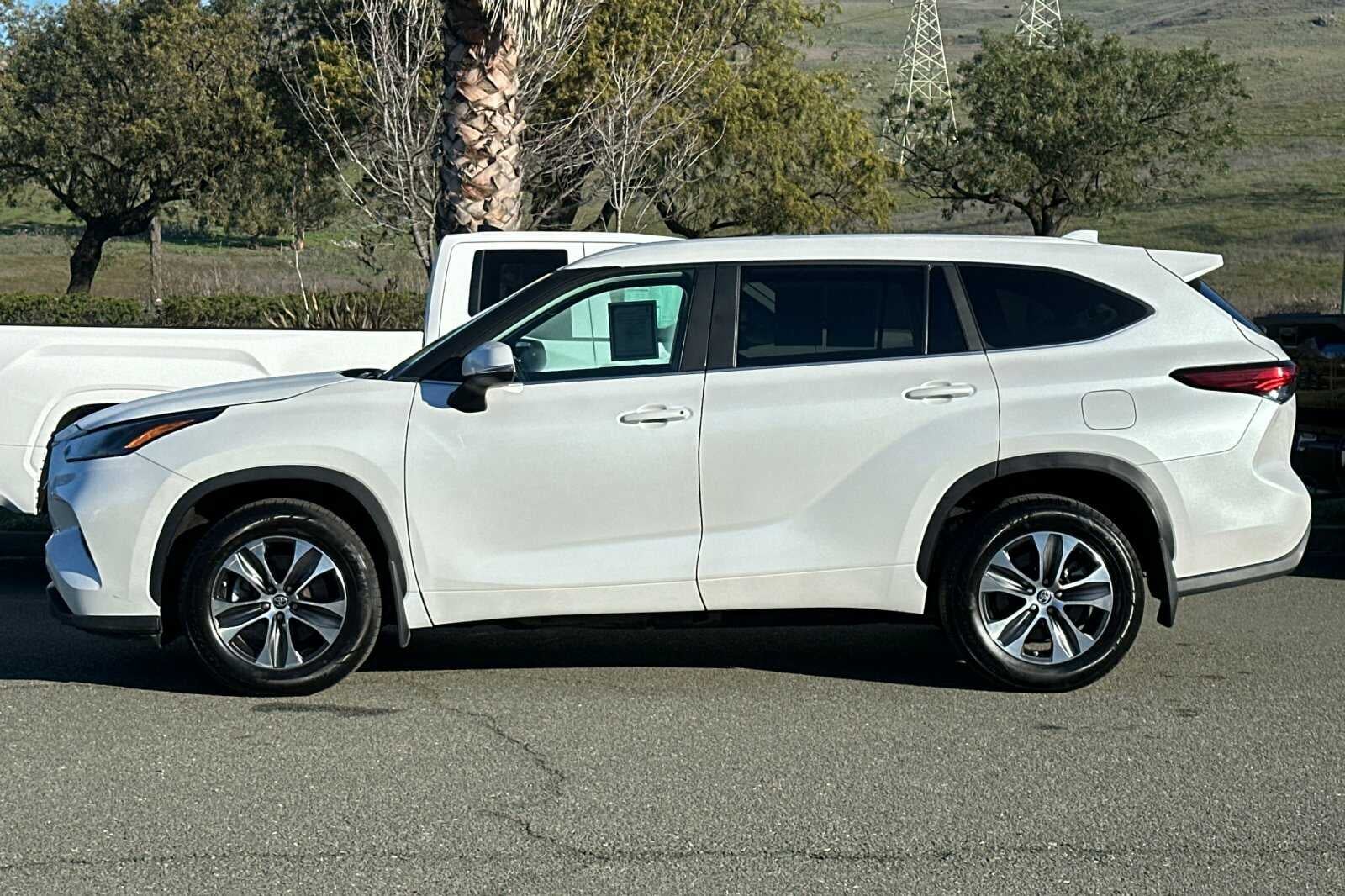 2023 Toyota Highlander XLE 4D Sport Utility